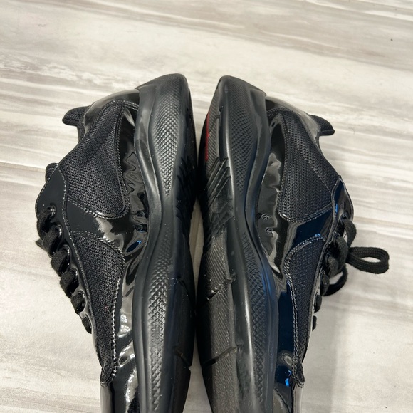 Prada - Picture 3 of 5